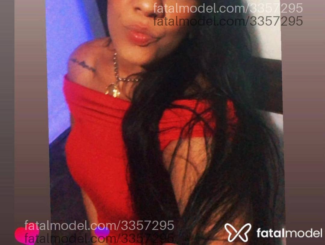 Acompanhante mulher morena (o) de olhos castanhos - Mel Vasconcelos