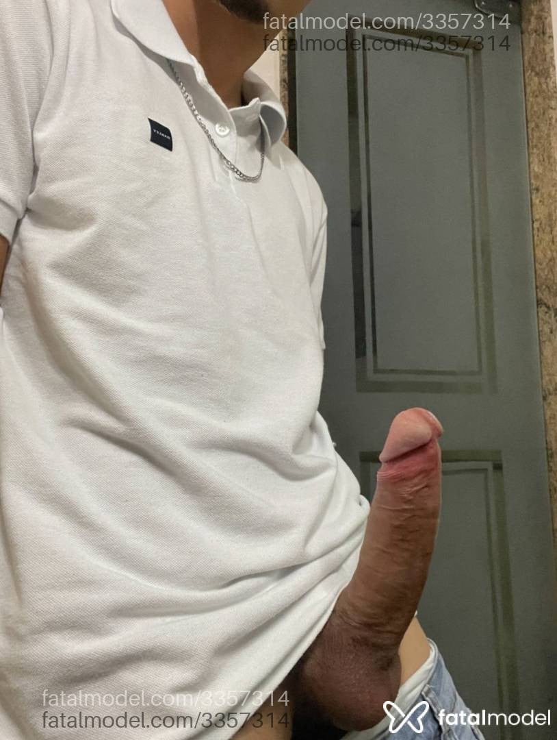 Acompanhante homem com cabelo castanho de olhos castanhos - Diego