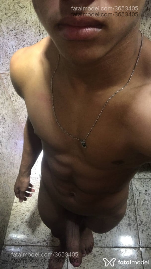 Acompanhante homem morena (o) de olhos castanhos - Guilherme