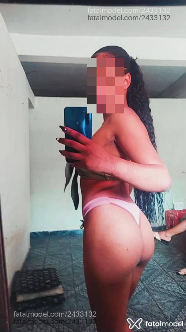 Acompanhante mulher morena (o) de olhos castanhos - Pandora