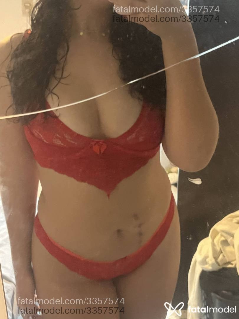 Acompanhante mulher morena (o) de olhos mel - Ingrid
