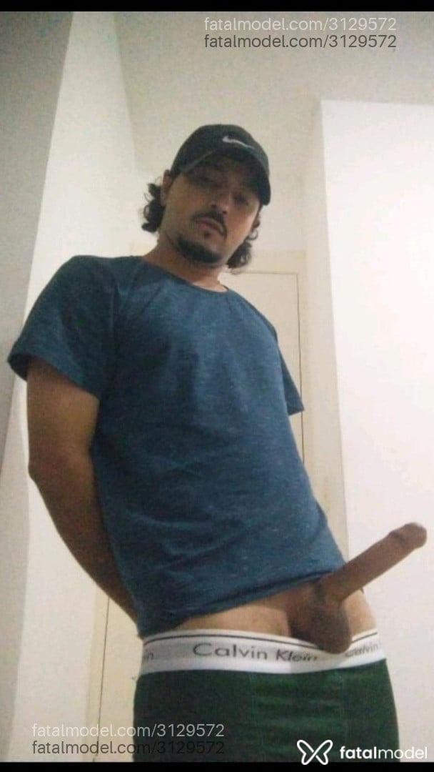Acompanhante homem morena (o) de olhos castanhos - Marques