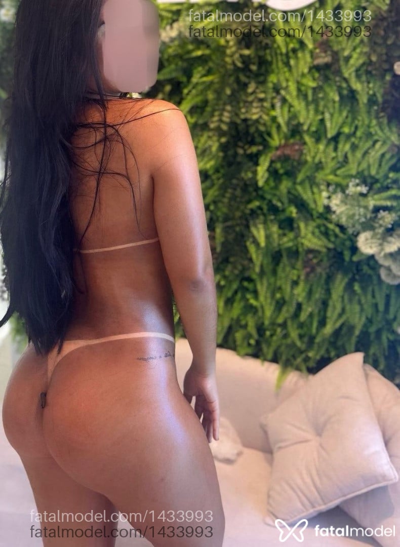 Acompanhante mulher morena (o) de olhos mel - Camila