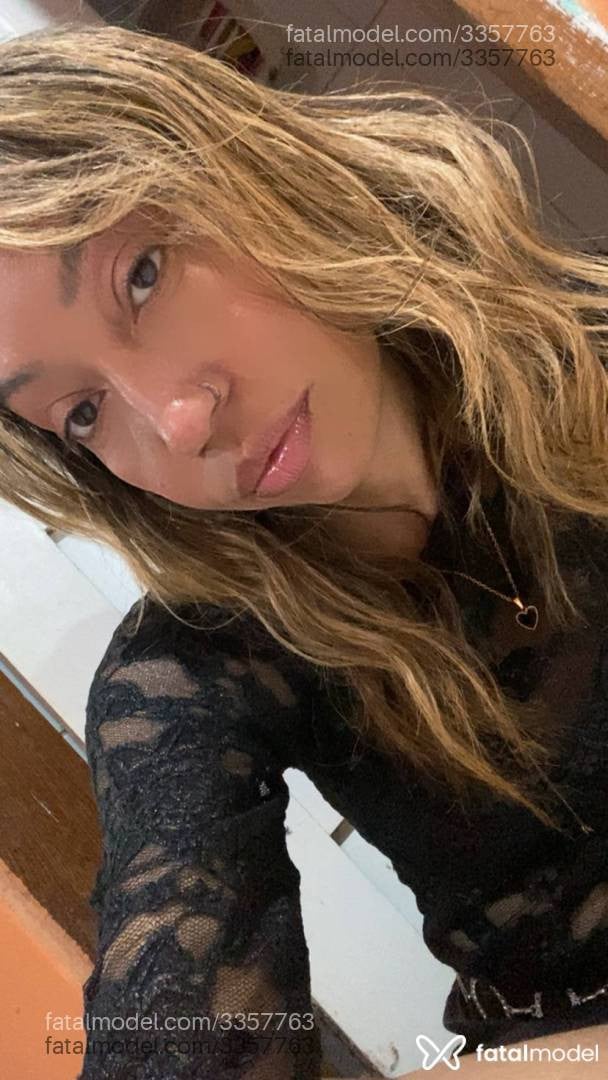 Acompanhante mulher loira (o) de olhos mel em Serra - Valesca