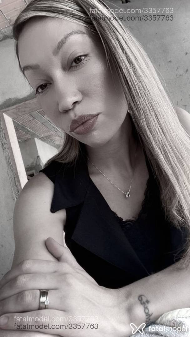 Acompanhante mulher loira (o) de olhos mel em Serra - Valesca
