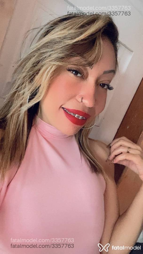 Acompanhante mulher loira (o) de olhos mel - Valesca Acompanhante mulher loira (o) de olhos mel - Valesca