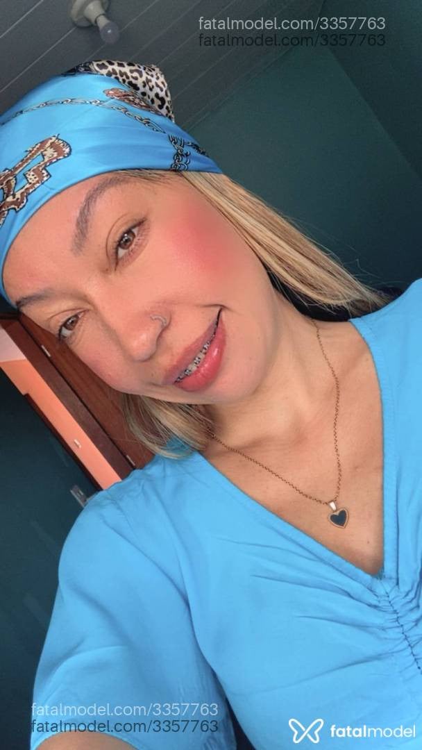 Acompanhante mulher loira (o) de olhos mel em Serra - Valesca