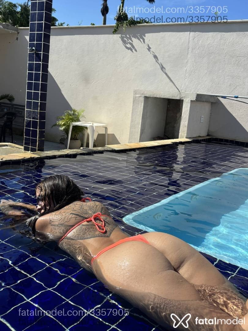 Acompanhante mulher com cabelo castanho de olhos castanhos - Vicky