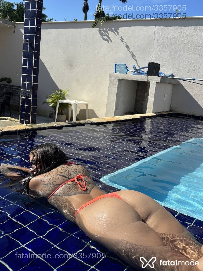 Acompanhante mulher com cabelo castanho de olhos castanhos - Vicky