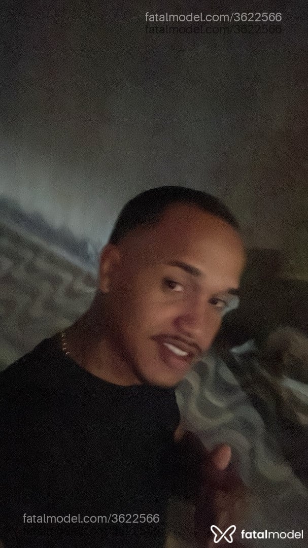 Acompanhante homem morena (o) de olhos castanhos - Matheus