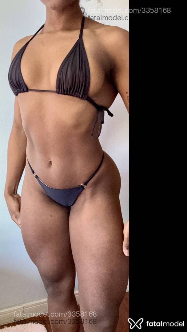 Acompanhante mulher morena (o) de olhos pretos - Maitê
