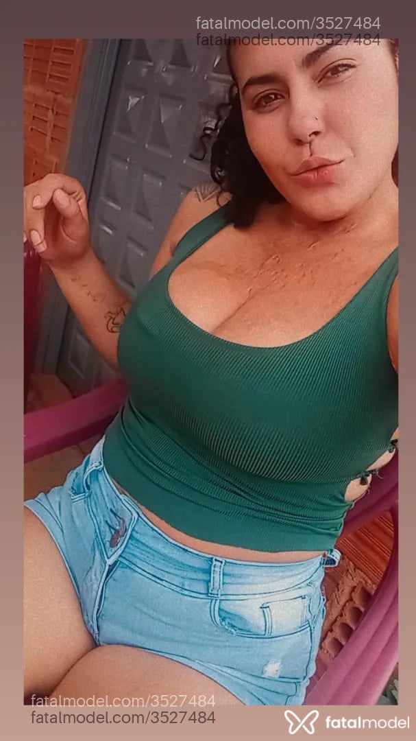 Acompanhante mulher morena (o) de olhos pretos - Brunnaah