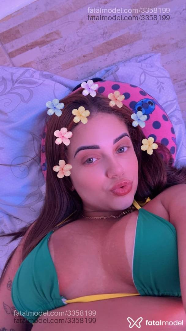 Acompanhante mulher com cabelo castanho de olhos verdes - Naty Parker