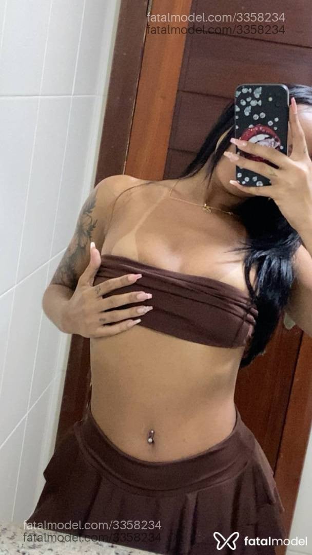 Acompanhante mulher morena (o) de olhos castanhos - Ayla