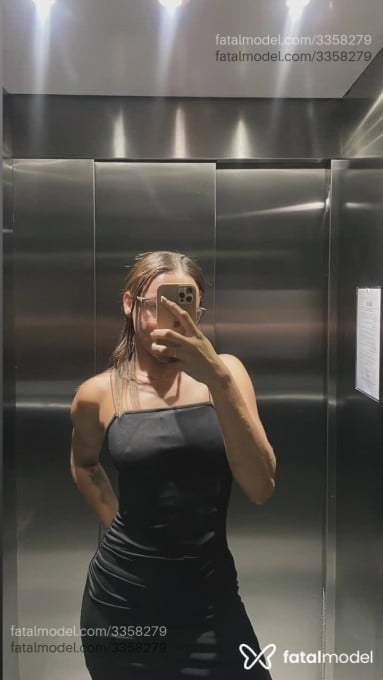 Acompanhante mulher loira (o) de olhos castanhos em Virtual - Ingryd