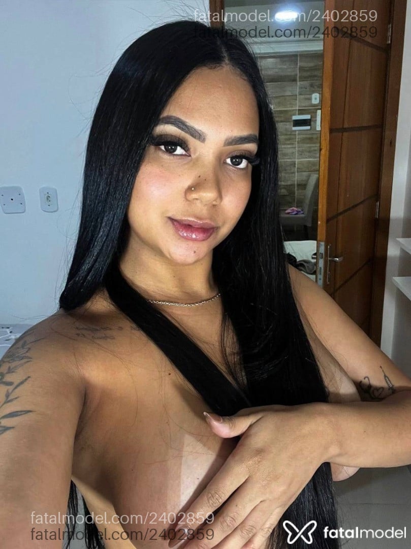 Acompanhante mulher morena (o) de olhos castanhos - Bombomm