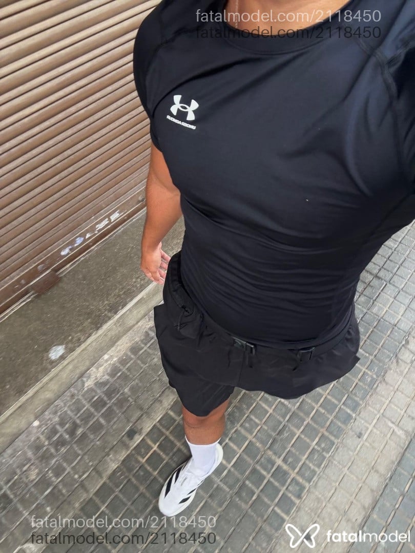 Acompanhante homem com cabelo castanho de olhos verdes - Augusto