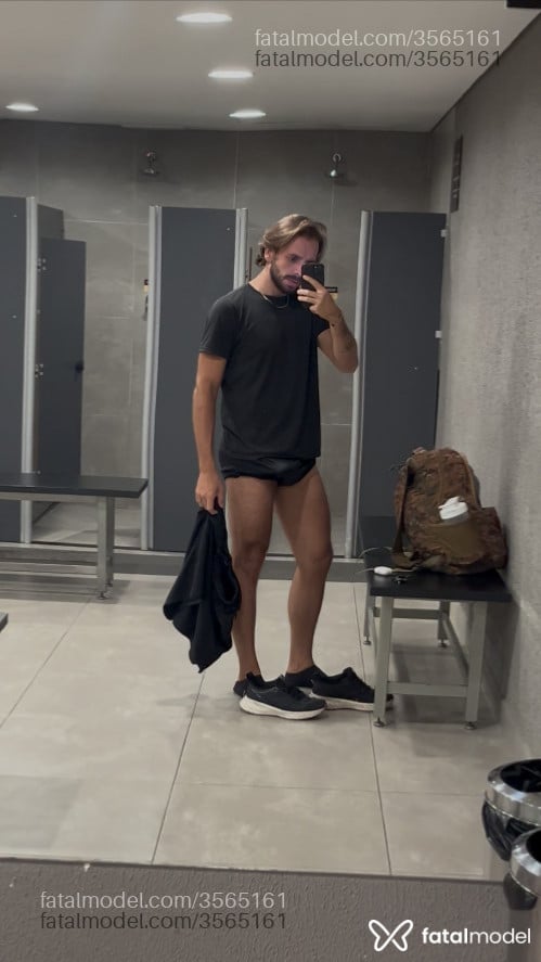 Acompanhante homem com cabelo castanho de olhos castanhos - Fernando Oliveira