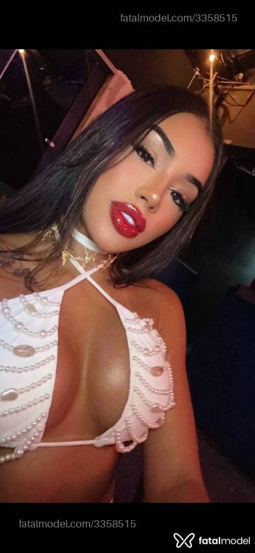 Acompanhante mulher morena (o) de olhos castanhos - Letícia