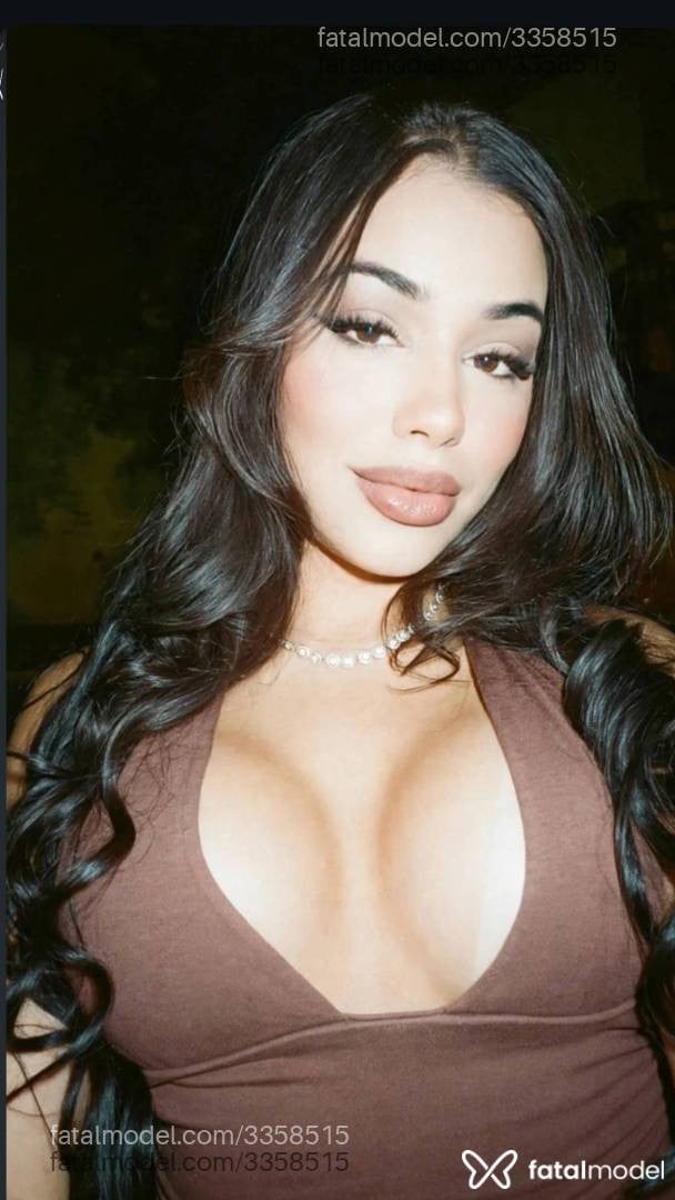 Acompanhante mulher morena (o) de olhos castanhos - Letícia