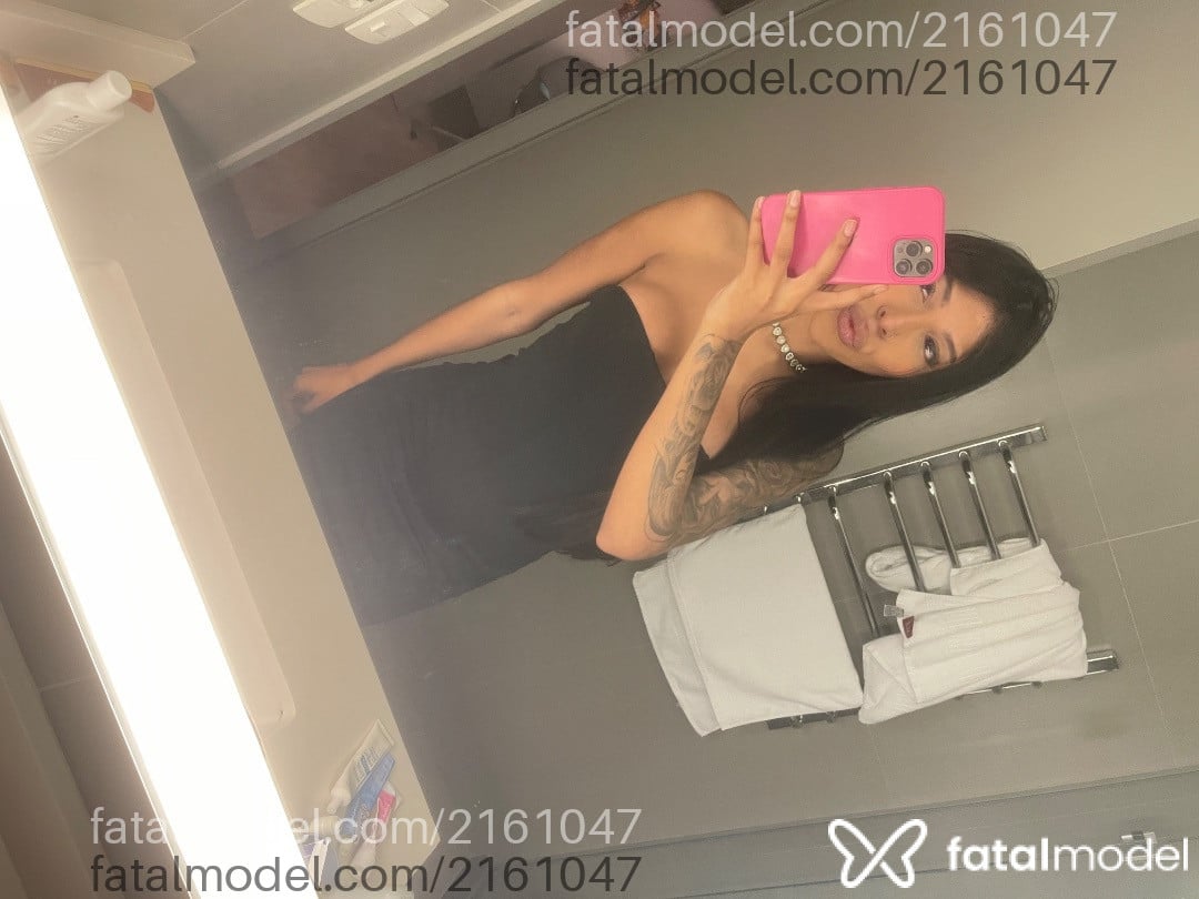 Acompanhante mulher trans morena (o) de olhos castanhos - Letiiciamoreninha