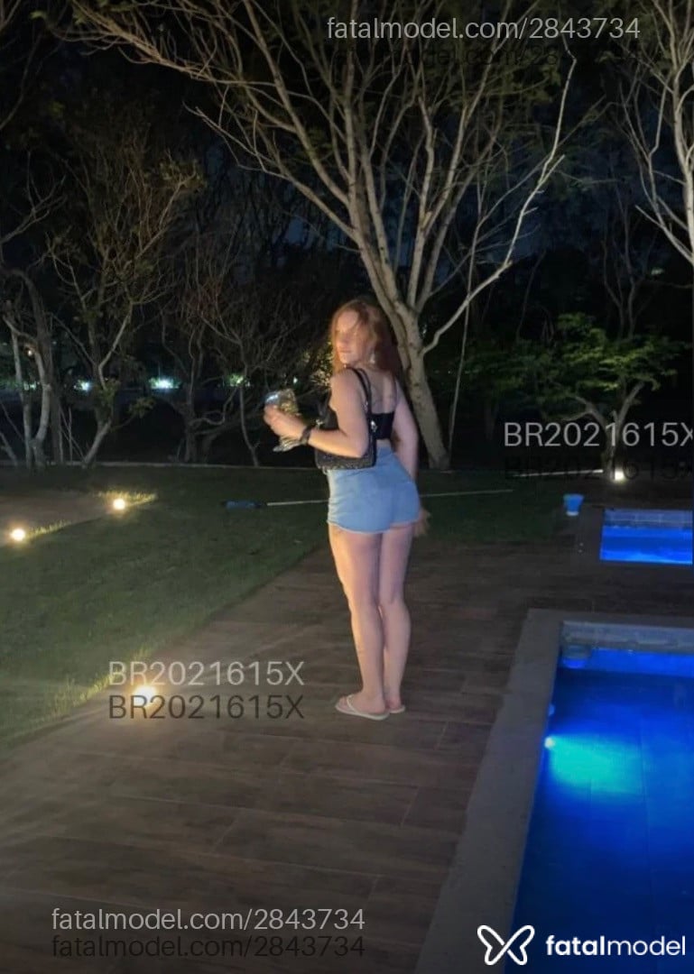 Acompanhante mulher ruiva (o) de olhos castanhos - Safira Lux