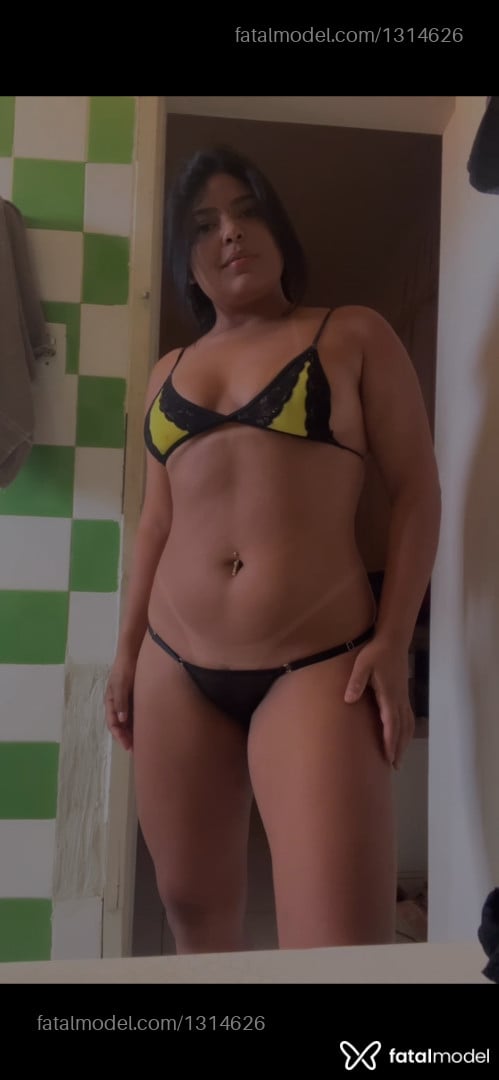 Acompanhante mulher morena (o) de olhos pretos - índinha