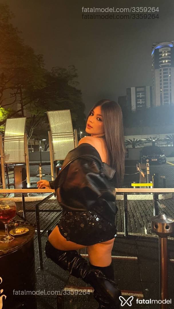 Acompanhante mulher com cabelo castanho de olhos castanhos - Jade Monroe