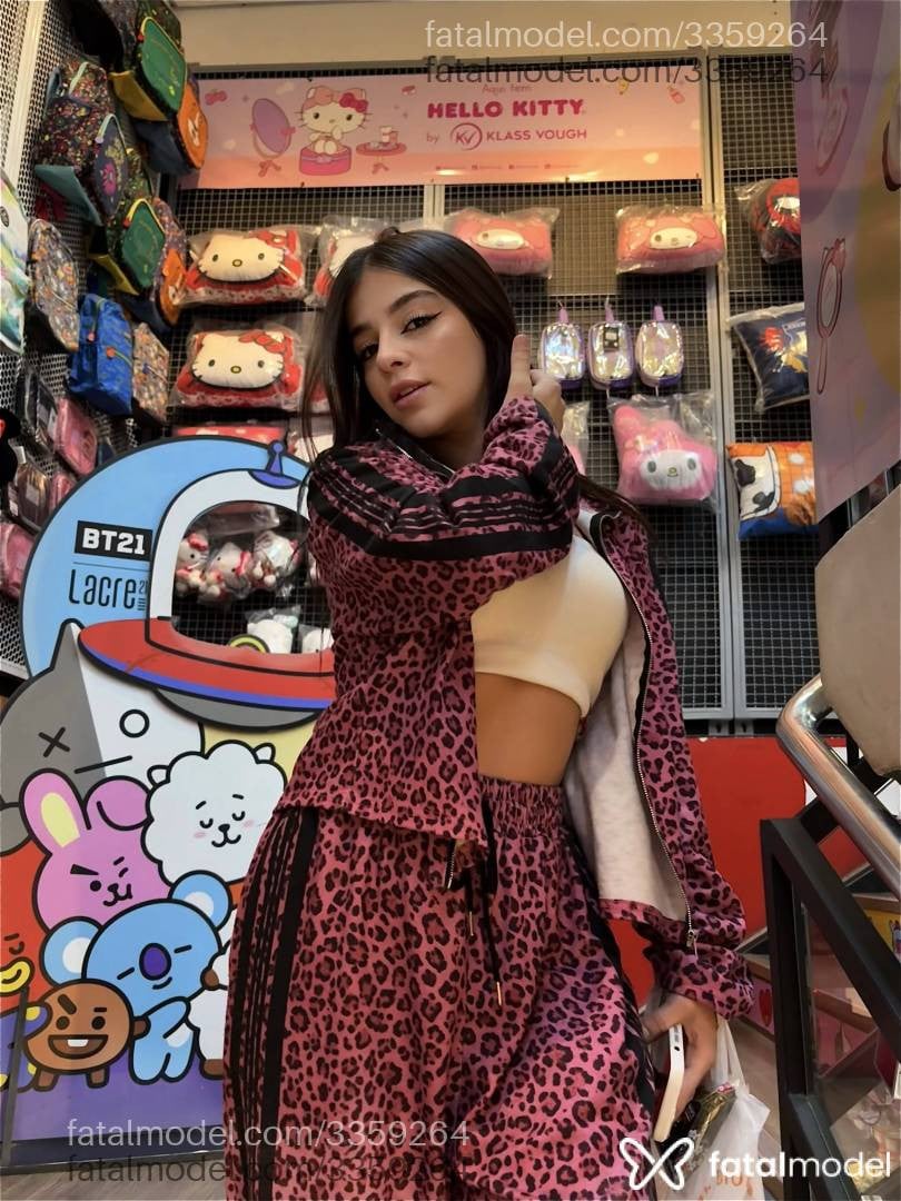 Acompanhante mulher com cabelo castanho de olhos castanhos - Jade Monroe