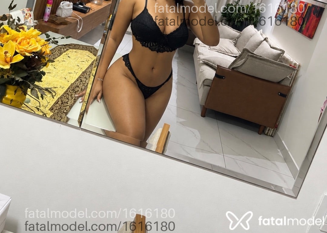 Acompanhante mulher morena (o) de olhos castanhos - Gabi Dias