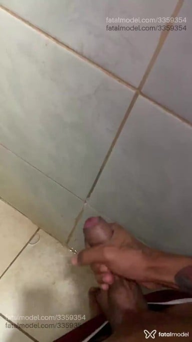 Acompanhante homem com cabelo castanho de olhos castanhos em Goiânia Acompanhante homem com cabelo castanho de olhos castanhos em Goiânia - Vagabundoromantico