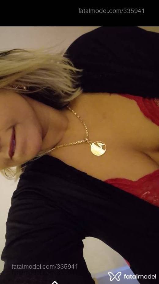 Acompanhante mulher loira (o) de olhos mel - RENATA