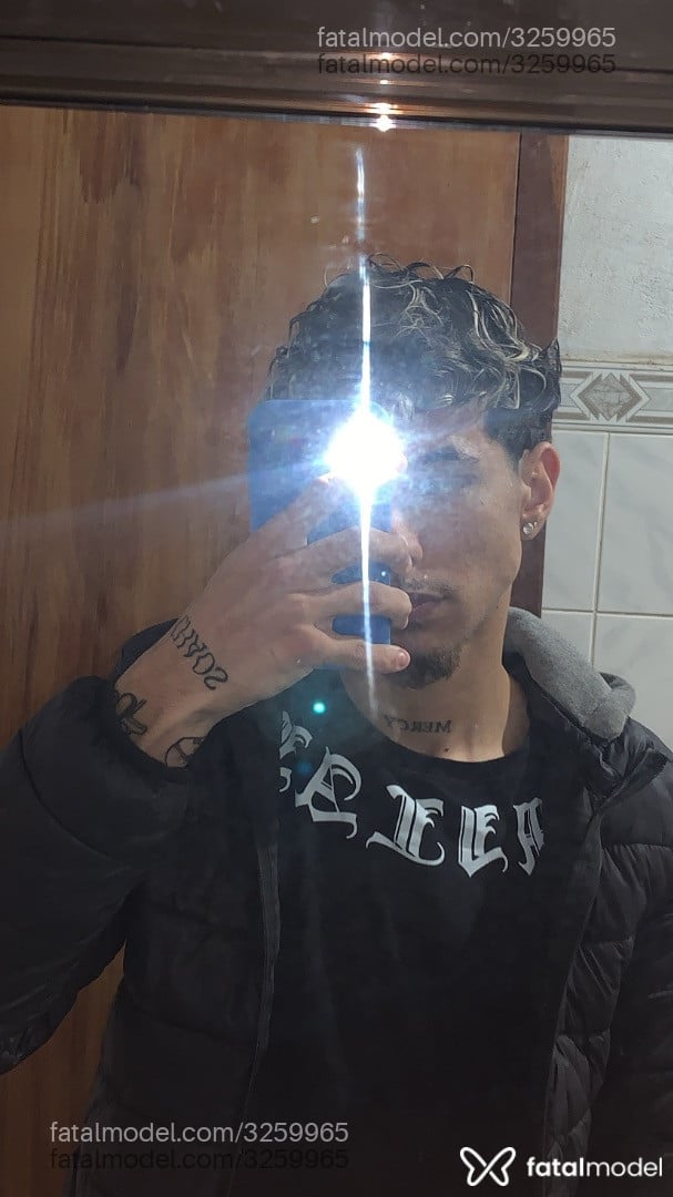 Acompanhante homem morena (o) de olhos castanhos - Depay