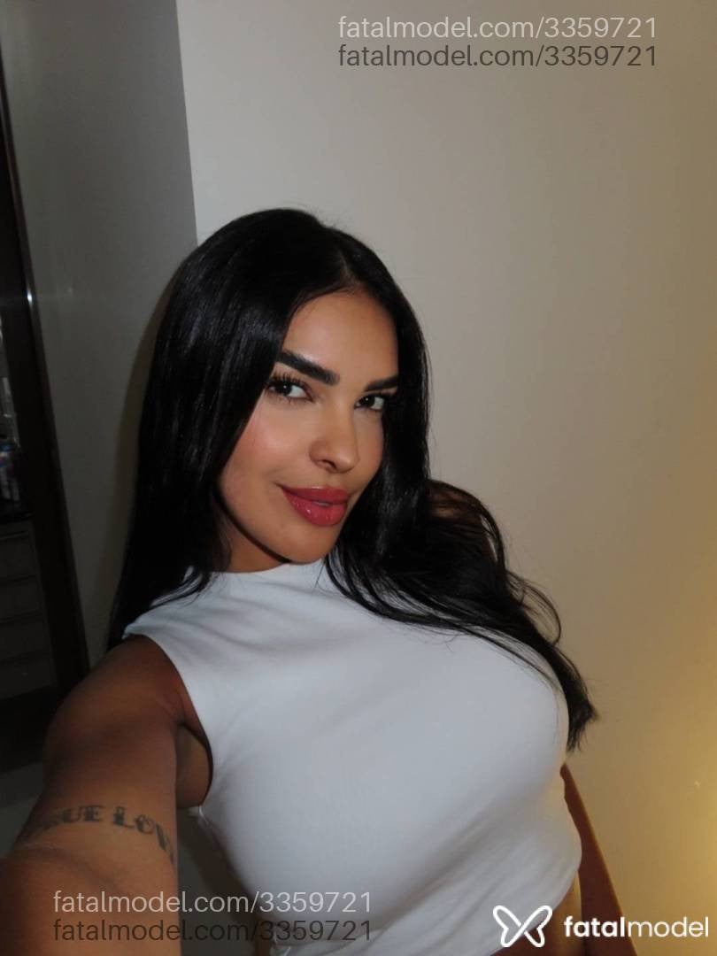 Acompanhante mulher morena (o) de olhos castanhos - Júlia
