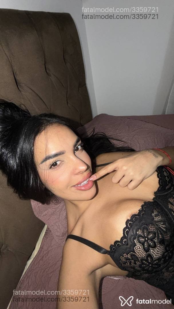 Acompanhante mulher morena (o) de olhos castanhos - Júlia