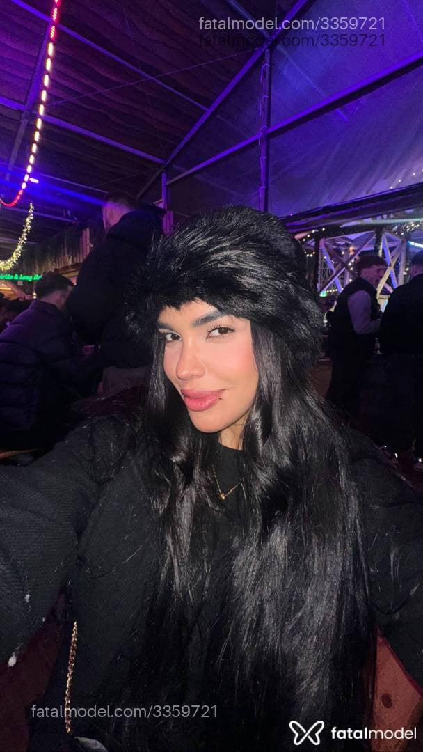 Acompanhante mulher morena (o) de olhos castanhos - Ornella