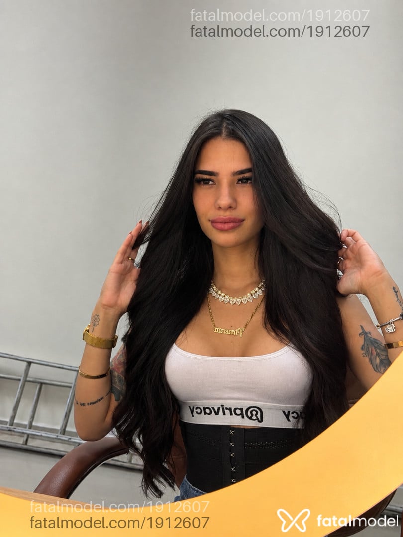 Acompanhante mulher morena (o) de olhos castanhos - Lavinia frança