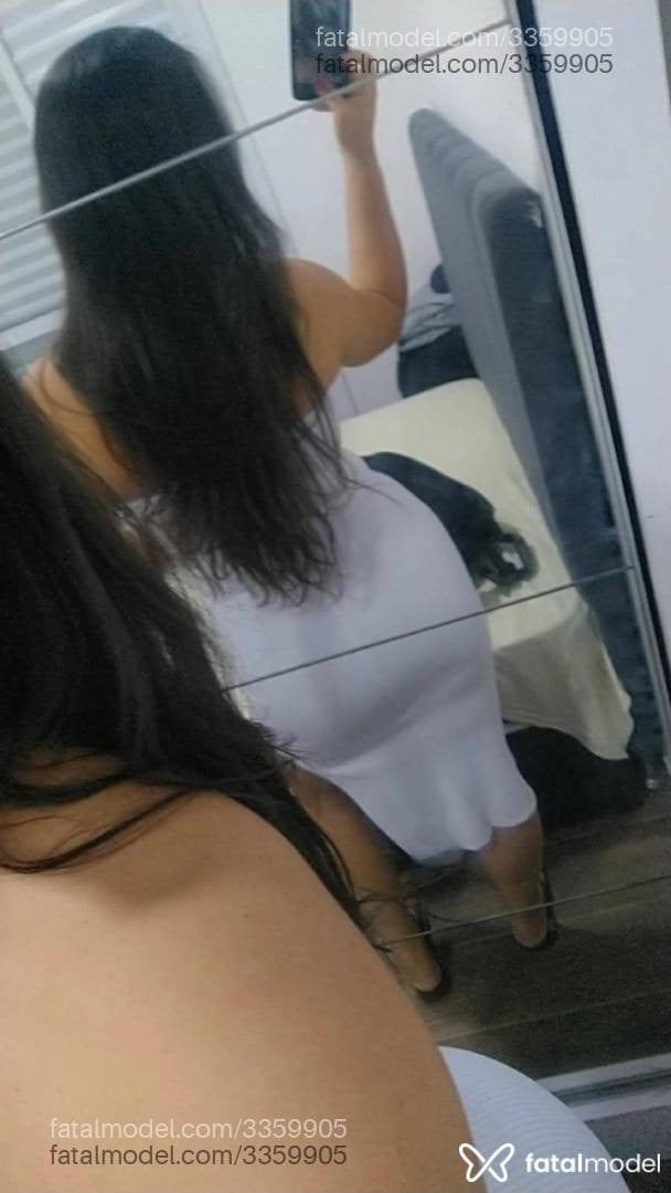 Acompanhante mulher morena (o) de olhos pretos - Paola