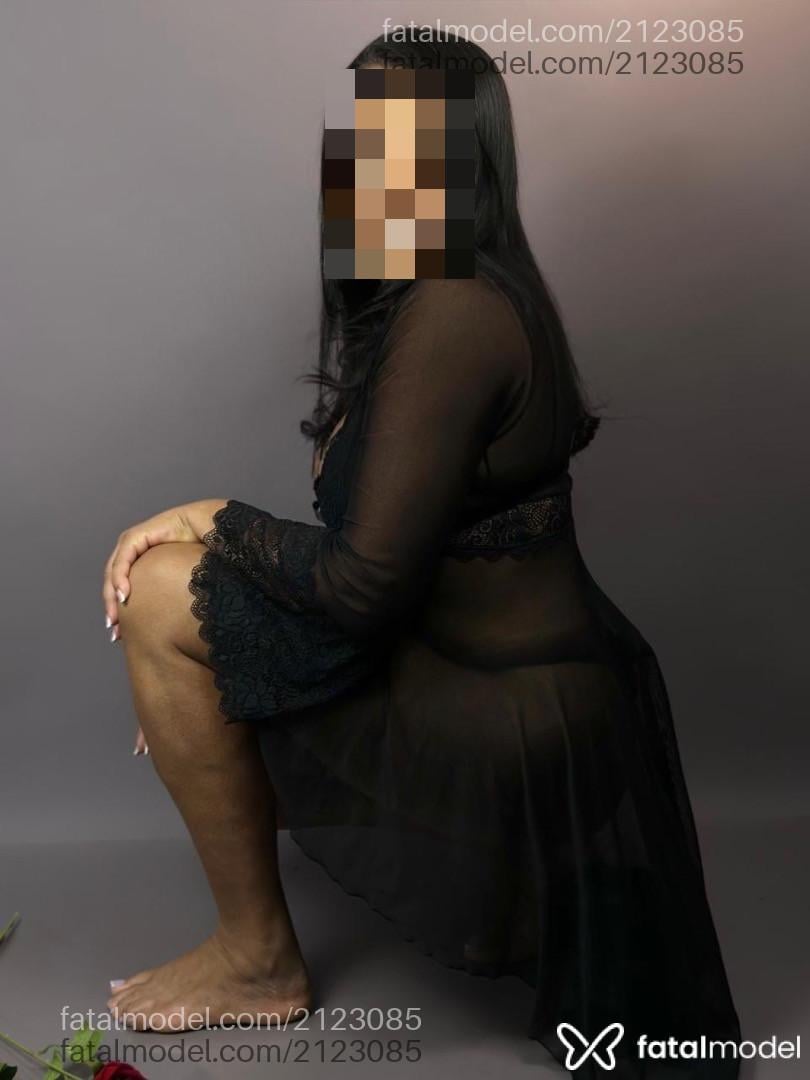 Acompanhante mulher morena (o) de olhos pretos - Luma
