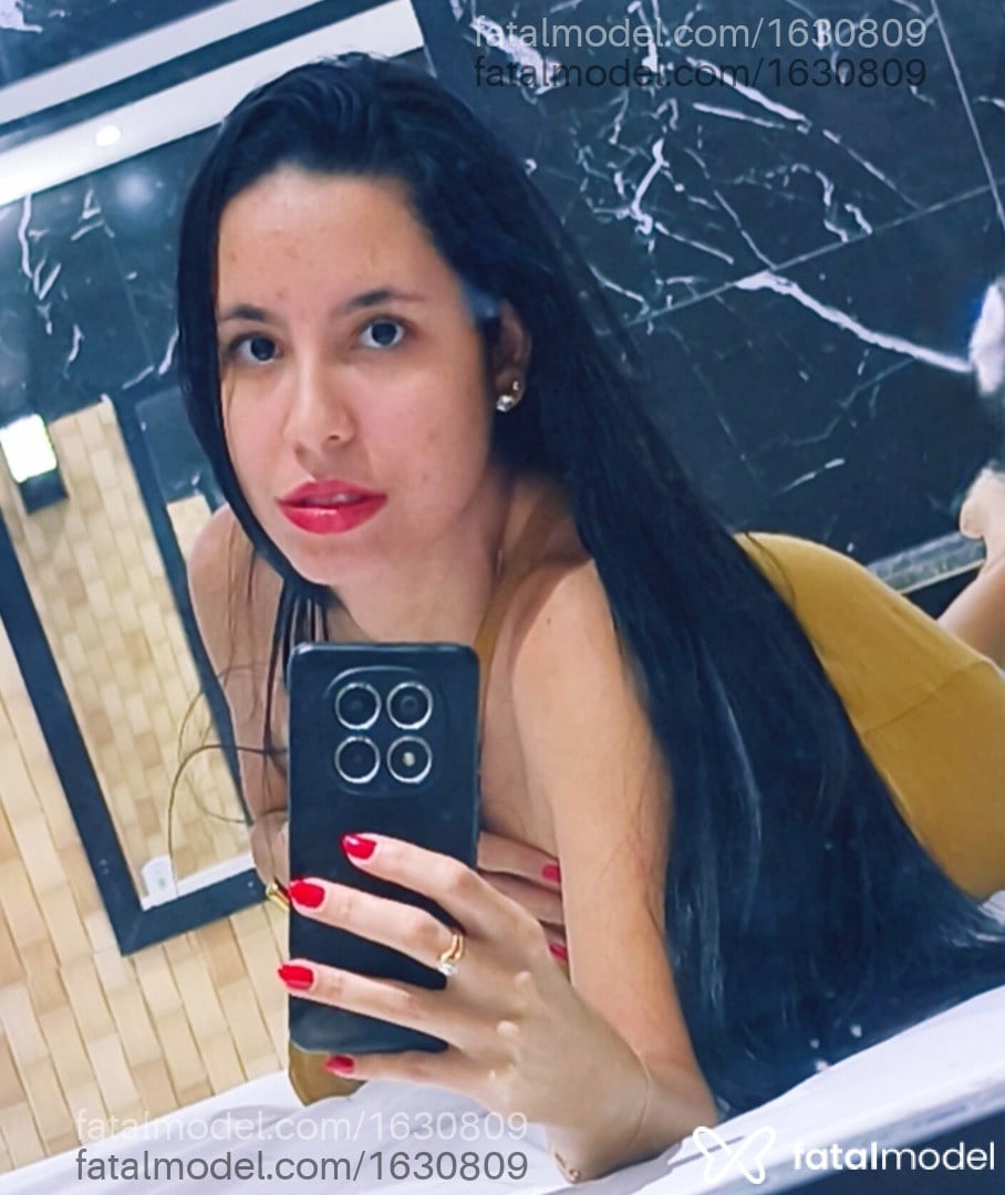 Acompanhante mulher morena (o) de olhos pretos - Aline Jéssica