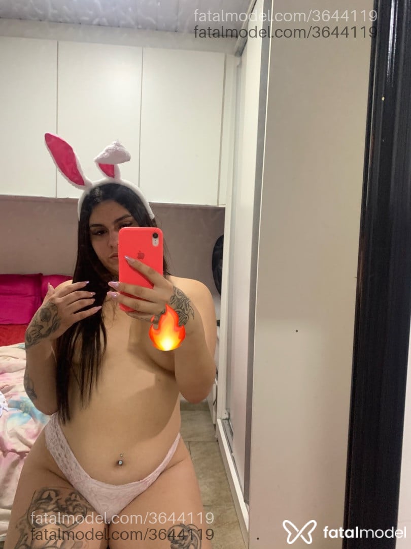 Acompanhante mulher com cabelo castanho de olhos castanhos - Bebelzinha
