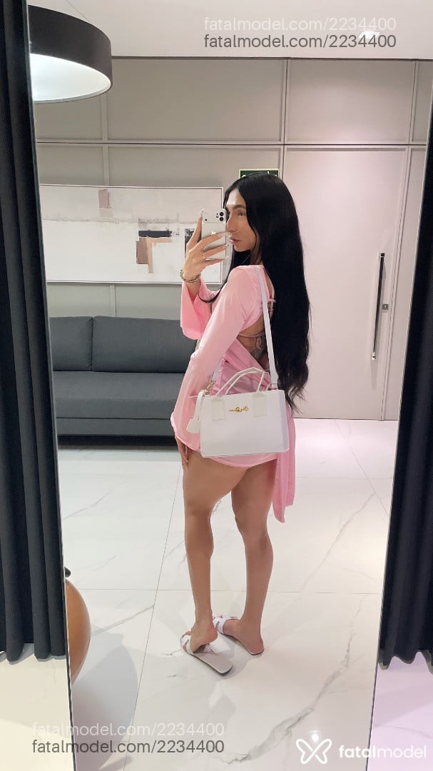 Acompanhante mulher trans morena (o) de olhos castanhos - Angel