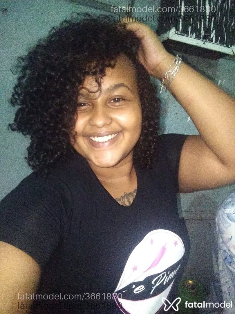 Acompanhante mulher morena (o) de olhos castanhos - Mariah
