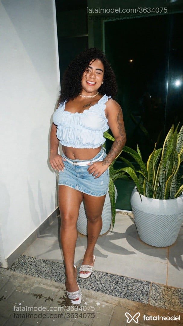 Acompanhante mulher morena (o) de olhos castanhos - Yasmin
