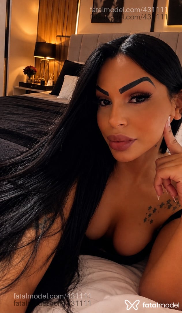 Acompanhante mulher trans morena (o) de olhos castanhos - Letícia Freitas