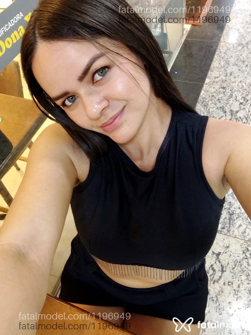 Acompanhante mulher loira (o) de olhos azuis - YSA MODELLO
