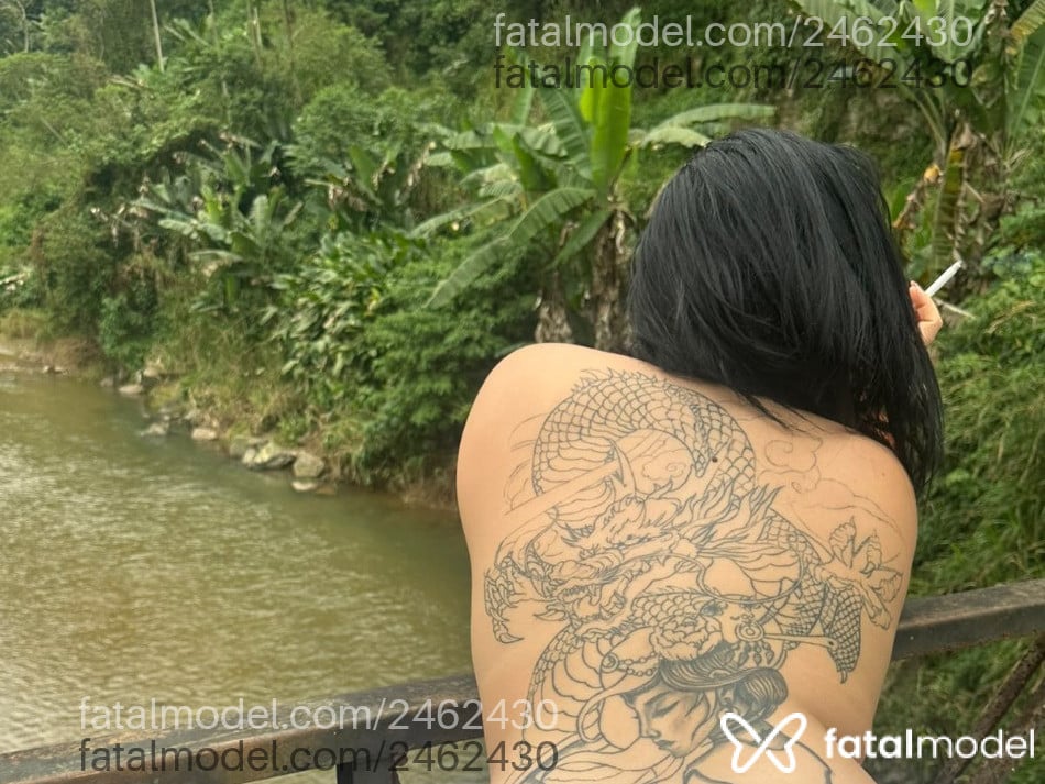 Acompanhante mulher morena (o) de olhos mel - Maria Esmeralda