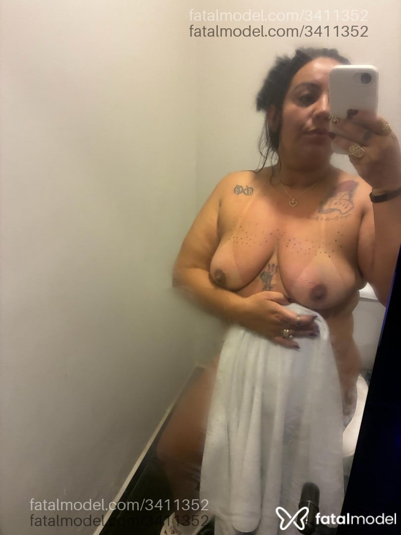 Acompanhante mulher com cabelo castanho de olhos castanhos - Zabér