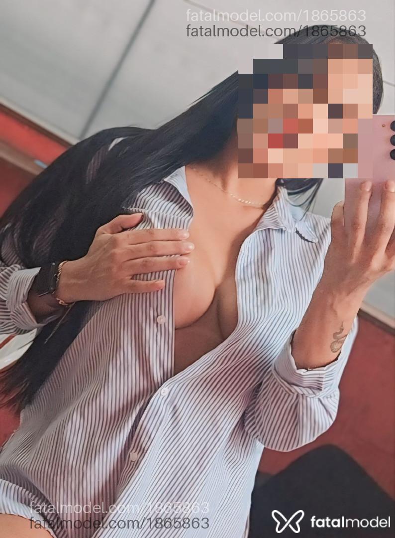Acompanhante mulher morena (o) de olhos pretos - Maitê