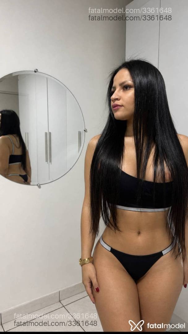 Acompanhante mulher morena (o) de olhos pretos - Maya